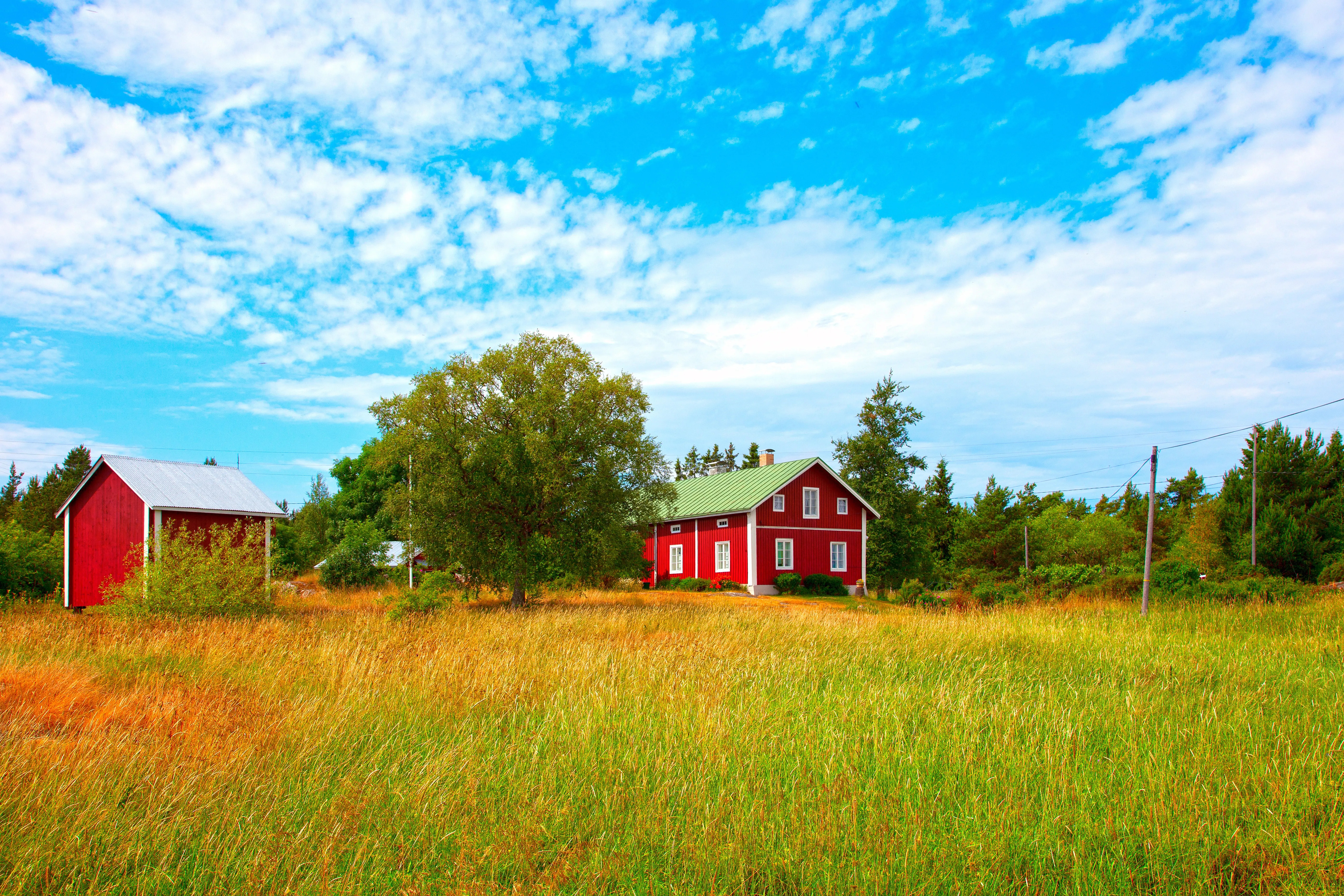 Building a New Cottage? Check Out Prefabricated Home Kits